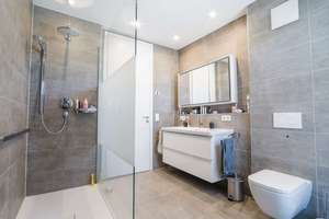 Luxuriöse Penthouse-Wohnung mit Top Ausstattung, Dachterrasse, 2 x TG mit Wallbox & Einbauküche – Die vollständige Adresse der Immobilie erhältst du vom Anbieter., 74080 Böckingen, Heilbronn – Vorschaubild 8