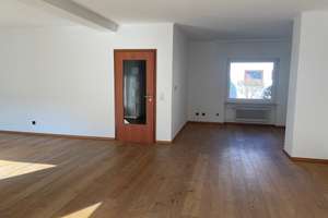 Steinbach, familienfreundliches Reiheneckhaus mit tollem, eingewachsemem Garten! – Die vollständige Adresse der Immobilie erhältst du vom Anbieter., 61449 Steinbach (Taunus) – Vorschaubild 5