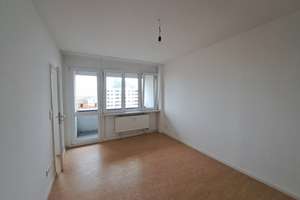 Mit WBS-berechtigtem Einkommen 160-220– Seniorenwohnhaus Für Menschen ab 50 Jahren – Senftenberger Ring 12, 13439 Märkisches Viertel, Berlin – Vorschaubild 4