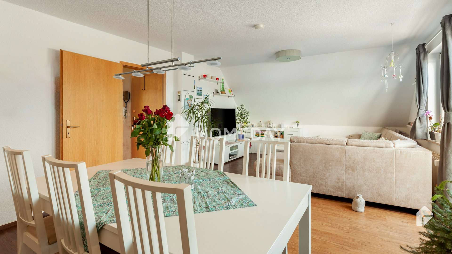 Immobilie in Sarstedt - Sonniges Wohnglück in ruhiger Lage: bezugsfreie 3-Zimmer-DG-Wohnung mit Ost-Balkon - Bild 5