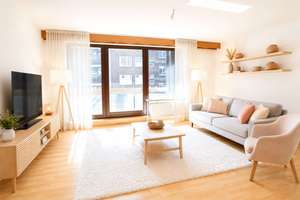 Eppendorf: Sonnige 2-Zimmer-Wohnung mit Süd-Balkon, TG-Stellplatz und Gartennutzung
