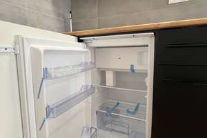 1 Zimmer Wohnung möbliert mit Balkon Küche Abstellraum – Berliner Str. 103, 51063 Mülheim (Ortsteil), Köln – Vorschaubild 3