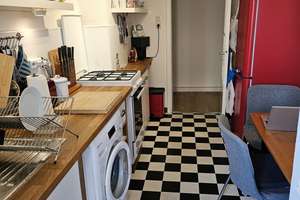 Die Wohnung befindet sich in ruhiger Lage im beliebten Seelbergviertel in Bad-Cannstatt mit Stadtbah – Die vollständige Adresse der Immobilie erhältst du vom Anbieter., 70372 Seelberg, Stuttgart – Vorschaubild 3