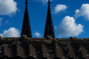 Helle, ruhige Zwei- bis Drei-Zimmer-Dachgeschoss-Wohnung im Herzen der City