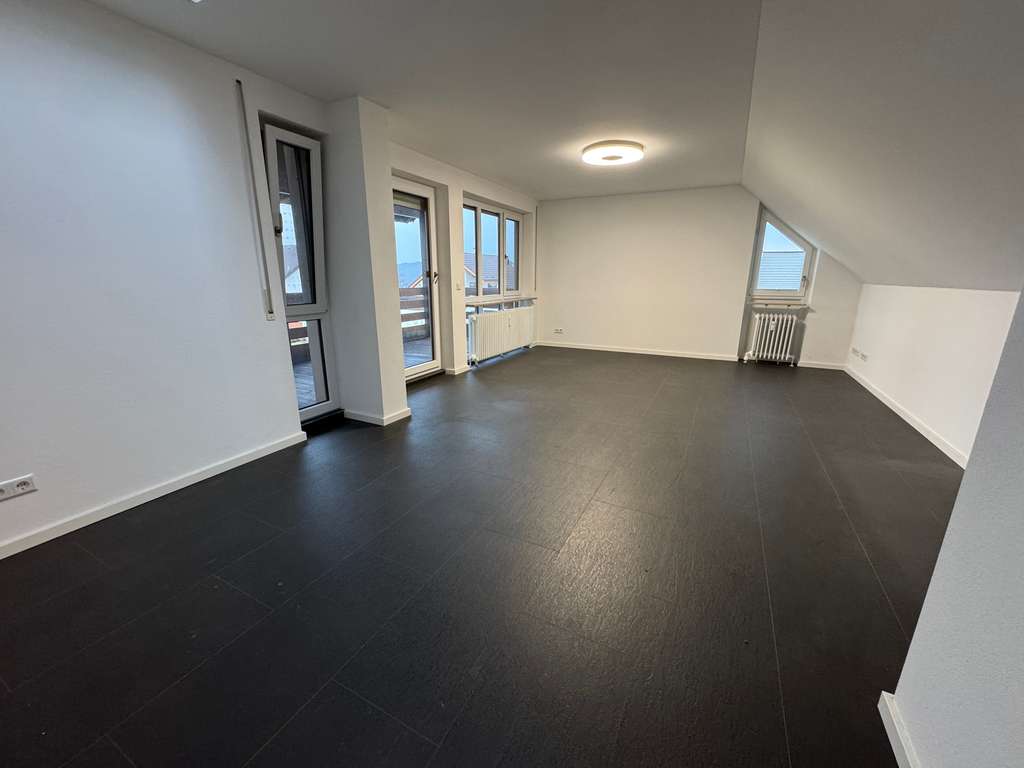 Immobilie in Oberkochen - Sonne, Raum & Lebensqualität – 3,5 Zimmer mit Balkon in Oberkochen! - Bild 2