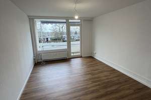 Sanierte 2 Zimmer Erdgeschoss Wohnung mit Balkon. – Bornholmer Weg 3, 24109 Mettenhof, Kiel – Vorschaubild 1
