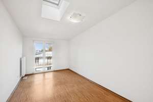Stilvolle Maisonettewohnung in ruhiger Bestlage – lichtdurchflutet, modern und sofort bezugsbereit – Die vollständige Adresse der Immobilie erhältst du vom Anbieter., 22589 Sülldorf, Hamburg – Vorschaubild 10