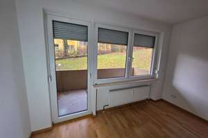 Wohnung mit Loggia, Einbauküche, Kellerbox in Saarbrücken-Eschberg – Die vollständige Adresse der Immobilie erhältst du vom Anbieter., 66121 Eschberg, Saarbrücken – Vorschaubild 2