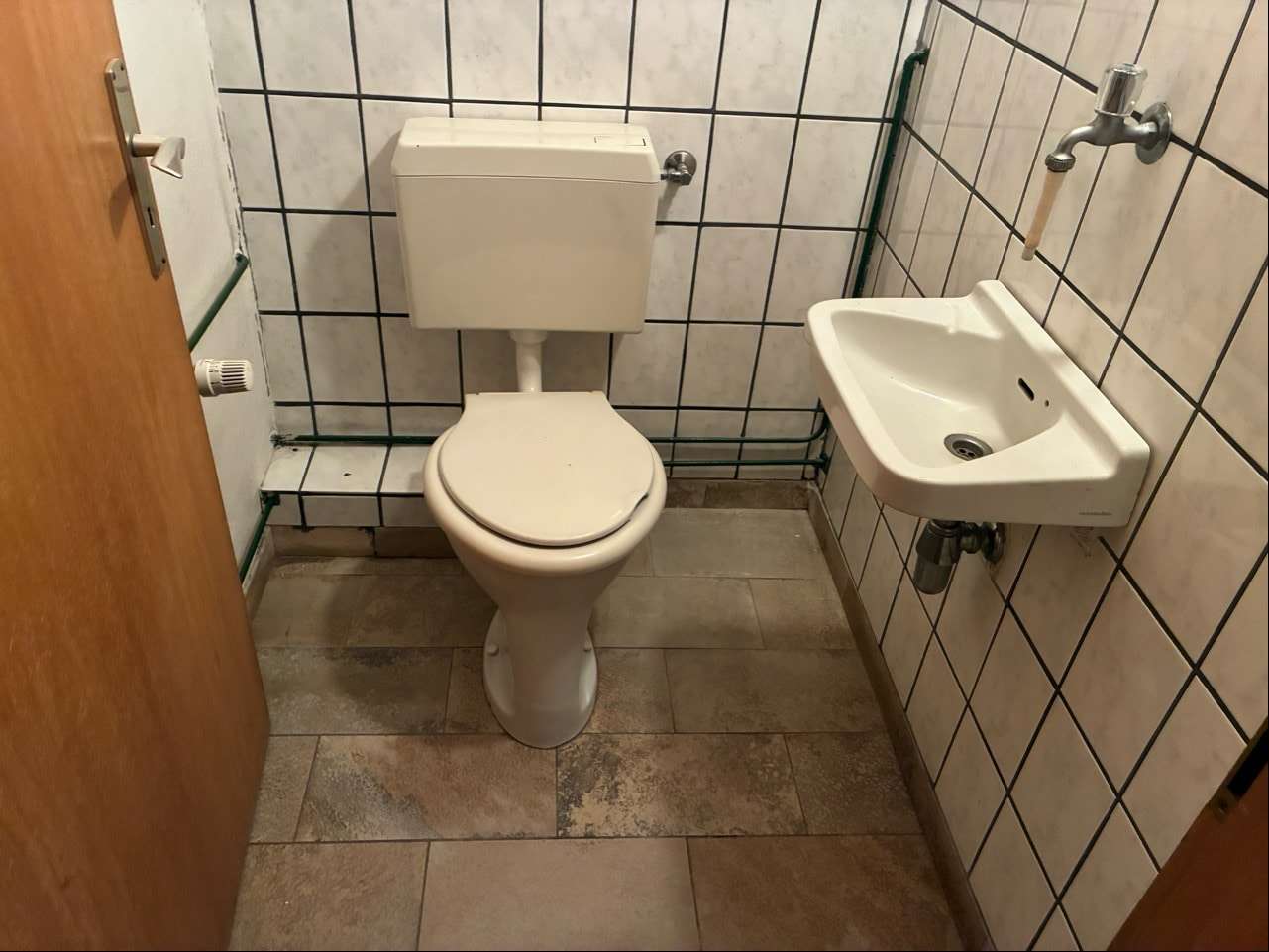 Immobilie in Herdorf - Preisreduzierung - Freistehendes Einfamilienhaus mit Carport in ruhiger Lage - Bild 2