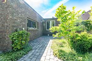 Besondere Immobilie: Winkelbungalow mit PV-Anlage, idyllischem Grundstück, Pavillon und Gartenteich – Die vollständige Adresse der Immobilie erhältst du vom Anbieter., 22547 Lurup, Hamburg – Vorschaubild 6