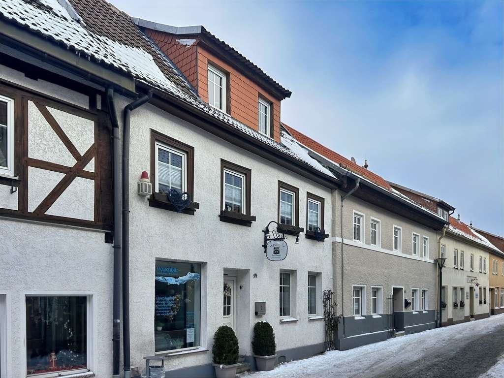 Immobilie in Harzgerode - Gepflegtes Reihenmittelhaus als solide Kapitalanlage - Bild 0