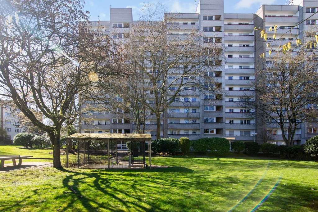 Immobilie in Mülheim an der Ruhr - Vermietete 3-Zimmer Eigentumswohnung, ca. 101 m² mit Loggia in Mülheim-Altstadt -Kapitalanlage- - Bild 0