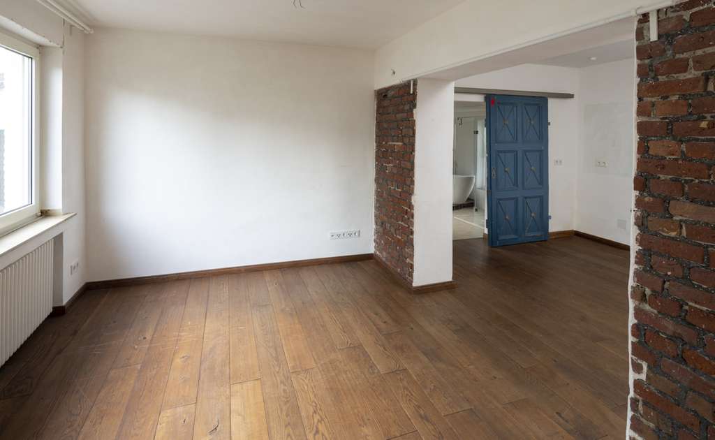 Immobilie in Meerbusch - Ein wahres Unikat! Freistehendes Einfamilienhaus mit Einliegerwohnung in Meerbusch-Büderich - Bild 3