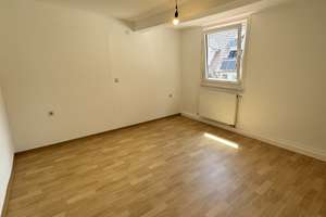 Viel Platz für Ihren Alltag: 4-Zimmer-Wohnung in Bönnigheim – Die vollständige Adresse der Immobilie erhältst du vom Anbieter., 74357 Bönnigheim – Vorschaubild 5