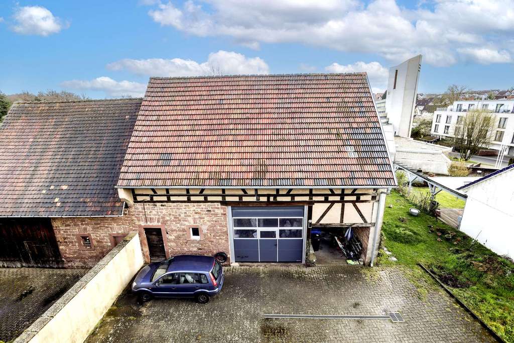 Immobilie in Ettlingen - Historische Sandsteinscheune mit Baugenehmigung in Topp Lage von Spessart - Bild 1