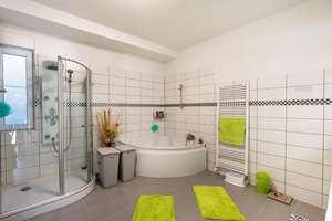 Dreifamilienhaus mit Fabrikgebäude (evtl. ausbaufähig) – Die vollständige Adresse der Immobilie erhältst du vom Anbieter., 78054 Schwenningen, Villingen-Schwenningen – Vorschaubild 10