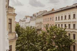 Altbauwohnung im Reichenberger Kiez mit Dielen, Wohnküche und Ost-West-Ausrichtung – Lausitzer Strasse 35, 10999 Kreuzberg, Berlin – Vorschaubild 3