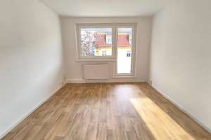 neu renovierte 3-Raum-Wohnung mit Balkon