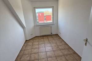  Helle 3-Zimmer-Dachgeschosswohnung (94 m²) – frisch renoviert in Köln-Kalk – Augsburger Strasse 2, 51103 Höhenberg, Köln – Vorschaubild 4