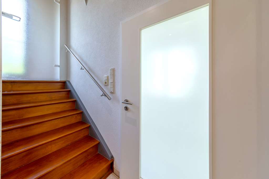 Immobilie in Aarbergen - GERÄUMIGES HAUS MIT VIEL POTENZIAL! Großem Grundstück und Garage – Ihr zukünftiges Traumhaus - Bild 2