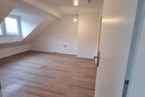 Top sanierte DG-Wohnung im Herzen der Stadt – ab sofort verfügbar – Philadelphiastr. 64-66, 47799 Cracau, Krefeld – Vorschaubild 2