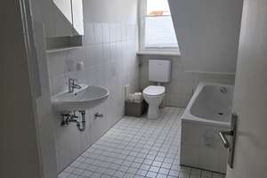 Innenstadtlage - sehr schöne renovierte 3-ZKB, 81m² (102m²) Dachgeschoss-Wohnung, EK, 2 Bäder  – Lutherstr 11, 34117 Nord (Holland), Kassel – Vorschaubild 9