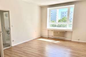 Bezugsfreie + helle 2-Zi-Whg. ZENTRAL in Tempelhof + Süd-Balkon + Lift + Keller – Die vollständige Adresse der Immobilie erhältst du vom Anbieter., 12101 Tempelhof, Berlin – Vorschaubild 2