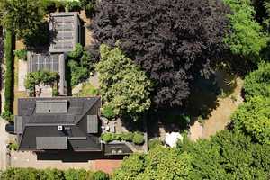 Villa mit 5 Einheiten und Parkgrundstück - Mehrgenerationenhaus oder Wohnen mit Arbeiten – München (Kreis) – Vorschaubild 1
