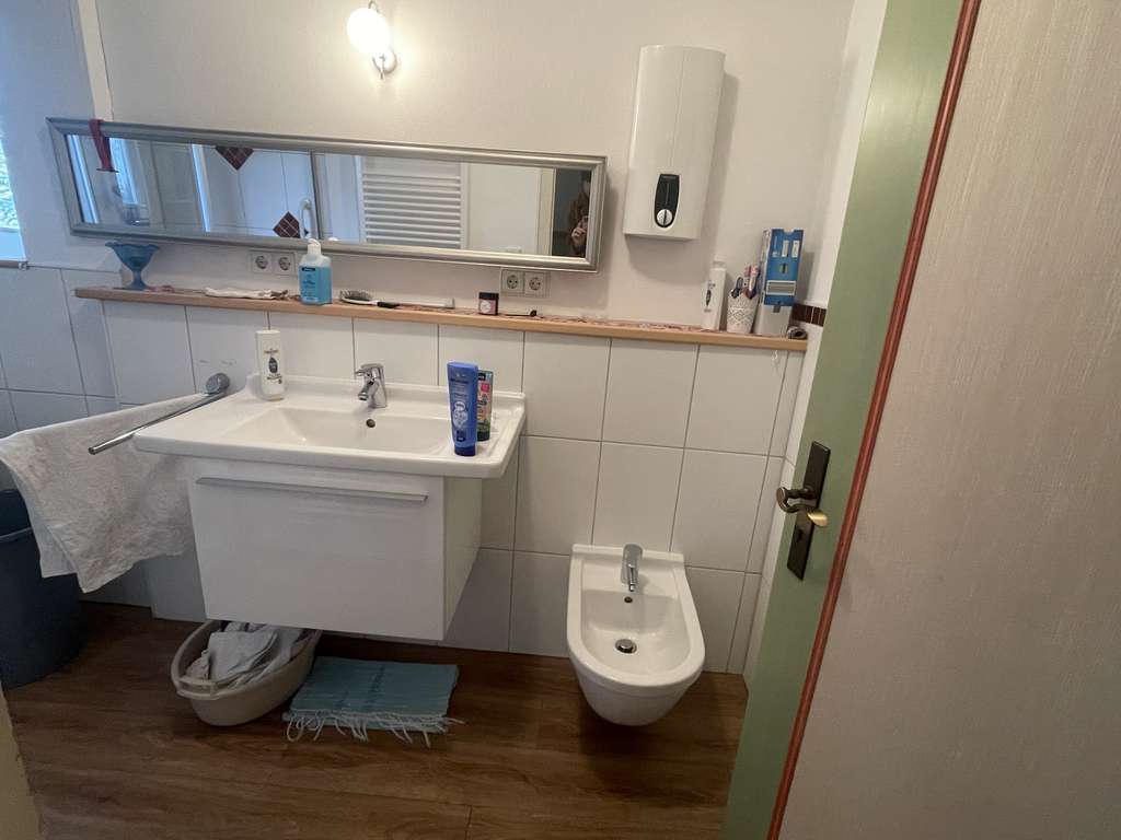 Immobilie in Bad Teinach-Zavelstein - Attraktive DHH mit Scheune – Raum für Wohnen, Arbeiten & Ideen - Bild 4