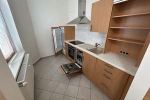Geräumige 1-Zimmer-Wohnung mit Einbauküche und großem Balkon! – Gerhart-Hauptmann-Str. 18, 39108 Stadtfeld Ost, Magdeburg – Vorschaubild 3