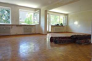 SELBSTNUTZER / KAPITALANLEGER: RENOVIERUNGSBEDÜRFTIGE WOHNUNG MIT VIEL POTENZIAL IN BEGEHRTER LAGE – 60431 Ginnheim, Frankfurt am Main – Vorschaubild 2