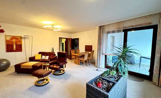 Gepflegte 3-Zimmer-Wohnung mit Garage und Stellplatz