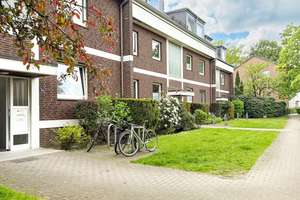 Spannende Chance für Handwerker: 4-5 Zimmer-Wohnung mit attraktiver Ausbaureserve
