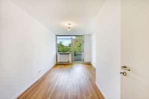 +++ Panorama-Fern-/Seeblick - Schwimmbad/Sauna - modernisiert - inkl. Doppel-Garage & TG-Stpl. +++ – Max-Brod-Weg 14, 70437 Freiberg, Stuttgart – Vorschaubild 20