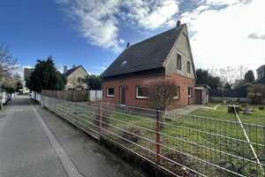 Renovierungsbedürftiges Einfamilienhaus in Köln-Urbach – Lichpfad 1, 51145 Köln – Vorschaubild 1
