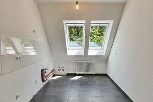 Lichtdurchflutete  Dachgeschoss-Maisonette-Galerie-Wohnung mit 5 Zimmer, Loggia, 3 Bäder und Kamin – Robert-Stolz-Str. 15, 40470 Mörsenbroich, Düsseldorf – Vorschaubild 17