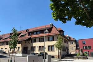 Schicke 2 1/2 Zimmer-DG-Wohnung