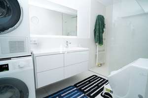 Exklusive 2,5-Zimmer-Wohnung im Herzen von Würzburg mit zwei Tiefgaragenstellplätzen – 97070 Altstadt, Würzburg – Vorschaubild 5