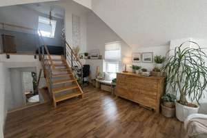 Provisionsfrei und einzugsbereit ab August – mit Dachterrasse in der Eppsteiner Altstadt! – Burgstraße 71, 65817 Eppstein – Vorschaubild 2
