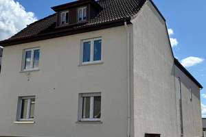 TOP MAINLAGE: Mehrfamilienhaus mit Hallen und großem Baugrundstück – Die vollständige Adresse der Immobilie erhältst du vom Anbieter., 63791 Karlstein am Main – Vorschaubild 1