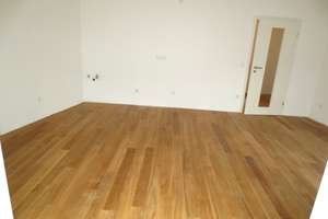 Sanierte 2 Zimmer - Mietwohnung mit Wintergarten, Terrasse und Gartenanteil in Regensburg West – Die vollständige Adresse der Immobilie erhältst du vom Anbieter., 93049 Westenviertel, Regensburg – Vorschaubild 3
