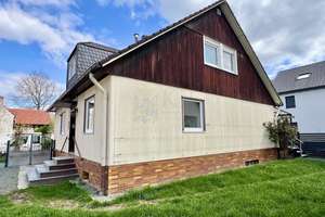 HOFHEIM: RENOVIERTES EFH MIT 6 ZIMMERN, 2 BÄDERN, 2 KÜCHEN, GARAGE UND CARPORT – Die vollständige Adresse der Immobilie erhältst du vom Anbieter., 65719 Hofheim am Taunus – Vorschaubild 3