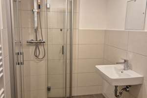 Familienangebot: zwei Bäder mit Wanne und Dusche + super Spielplatz + 5% Kinderrabatt – Friedrich-Viertel-Str. 88, 9123 Hutholz, Chemnitz – Vorschaubild 11