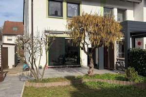 Ankommen und wohlfühlen - Reiheneckhaus in Toplage – Die vollständige Adresse der Immobilie erhältst du vom Anbieter., 90765 Ronhof, Kronach, Fürth – Vorschaubild 1
