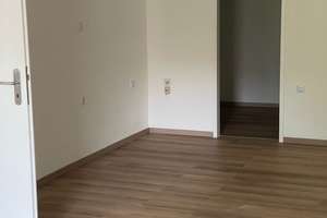 Siegen Eiserfeld, 2-ZKB- Garten Anteil Wohnung, ohne Balkon, nur an Selbstzahler. – Die vollständige Adresse der Immobilie erhältst du vom Anbieter., 57080 Eiserfeld, Siegen – Vorschaubild 4