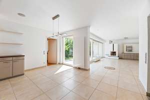 Vielseitig wohnen: modernisierter Bungalow mit Sauna, Kamin, Terrasse &amp; Einlieger-/Gewerbeoption – Die vollständige Adresse der Immobilie erhältst du vom Anbieter., 71111 Waldenbuch – Vorschaubild 3