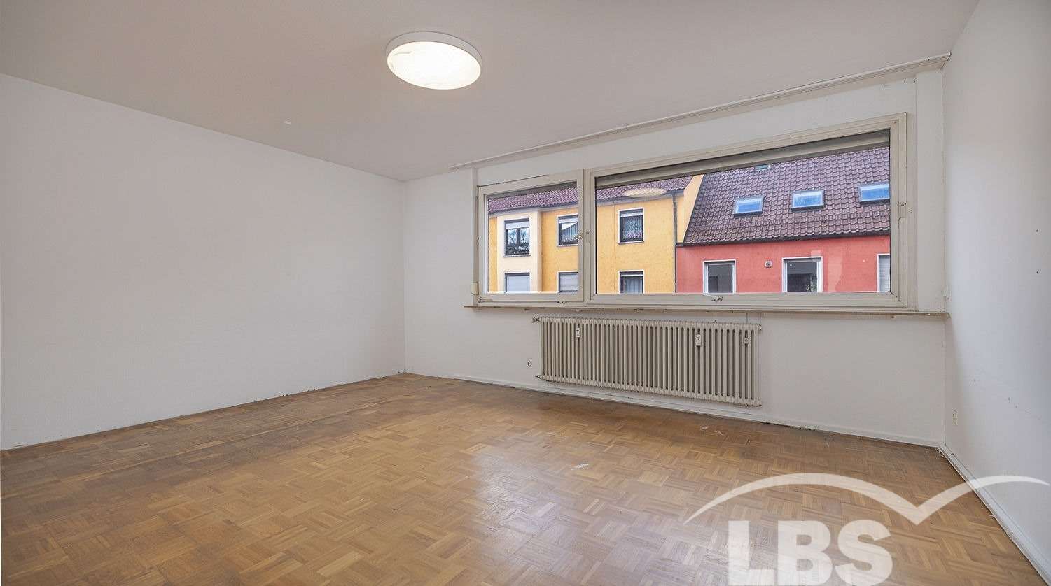 Sanierungsobjekt mit Substanz – 4-Zimmer-Wohnung mit Entwicklungspotenzial, Neu Ulm Kreis – Bild 3