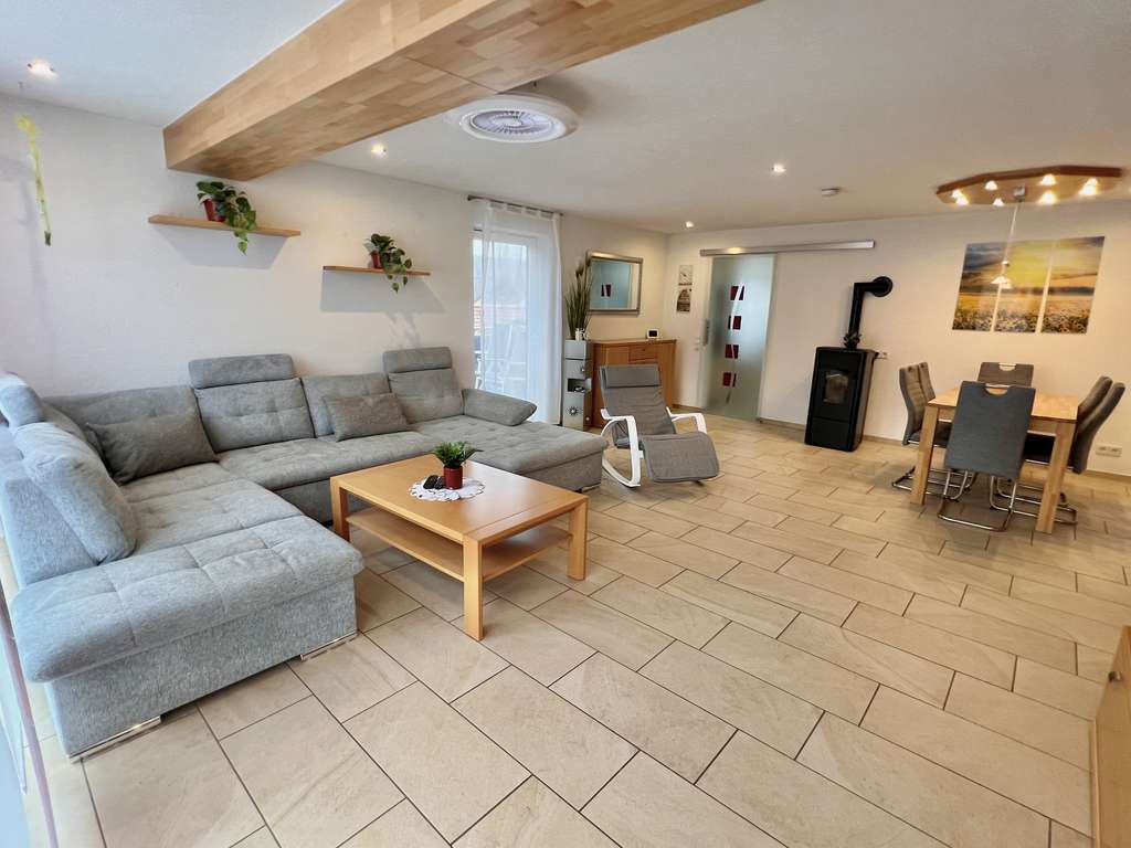 Immobilie in Weidenstetten - Großzügiges Wohnen auf zwei Ebenen! - Bild 0