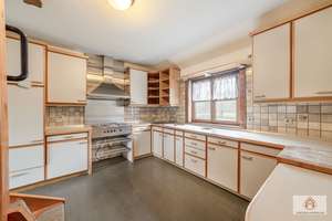 Charmante Maisonettewohnung im Fachwerkhaus mit Loggia & Kachelofen – Die vollständige Adresse der Immobilie erhältst du vom Anbieter., 42389 Langerfeld-Beyenburg, Wuppertal – Vorschaubild 3