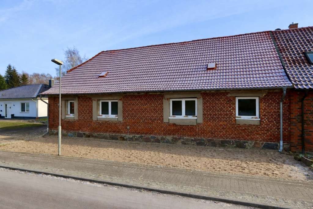 Immobilie in Baumgarten - 210 m² Wohlfühlfläche auf einem 2.470 m² großen Grundstück in Katelbogen warten auf Vollendung. - Bild 1